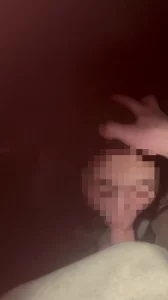 [原创]已婚偷情少妇楼梯间吃鸡巴